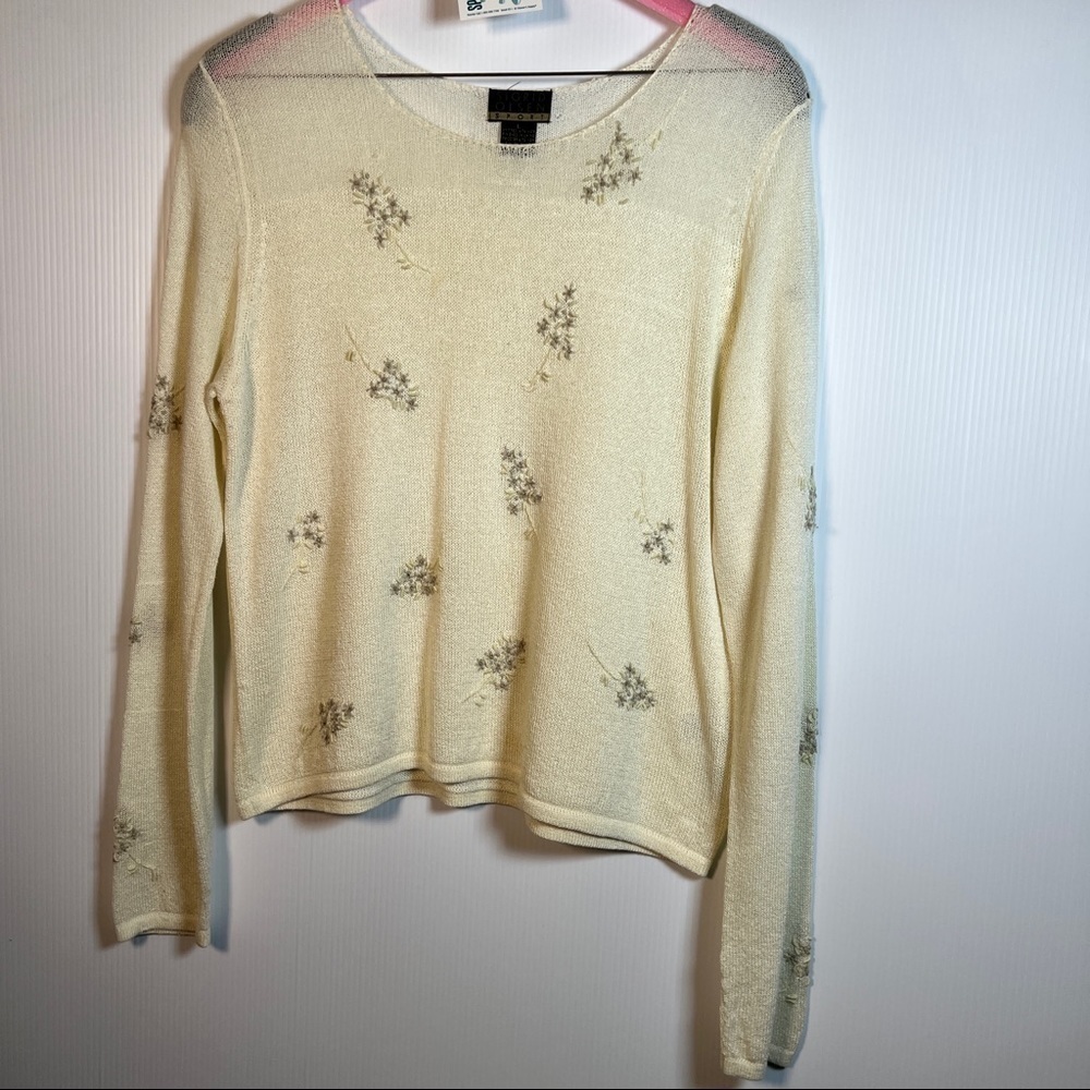 SIGRID OLSEN SPORT Pullover sweater with embroidered flower embellishments. L